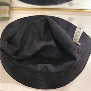 lululemon athletica Black Versatile Bucket Hat